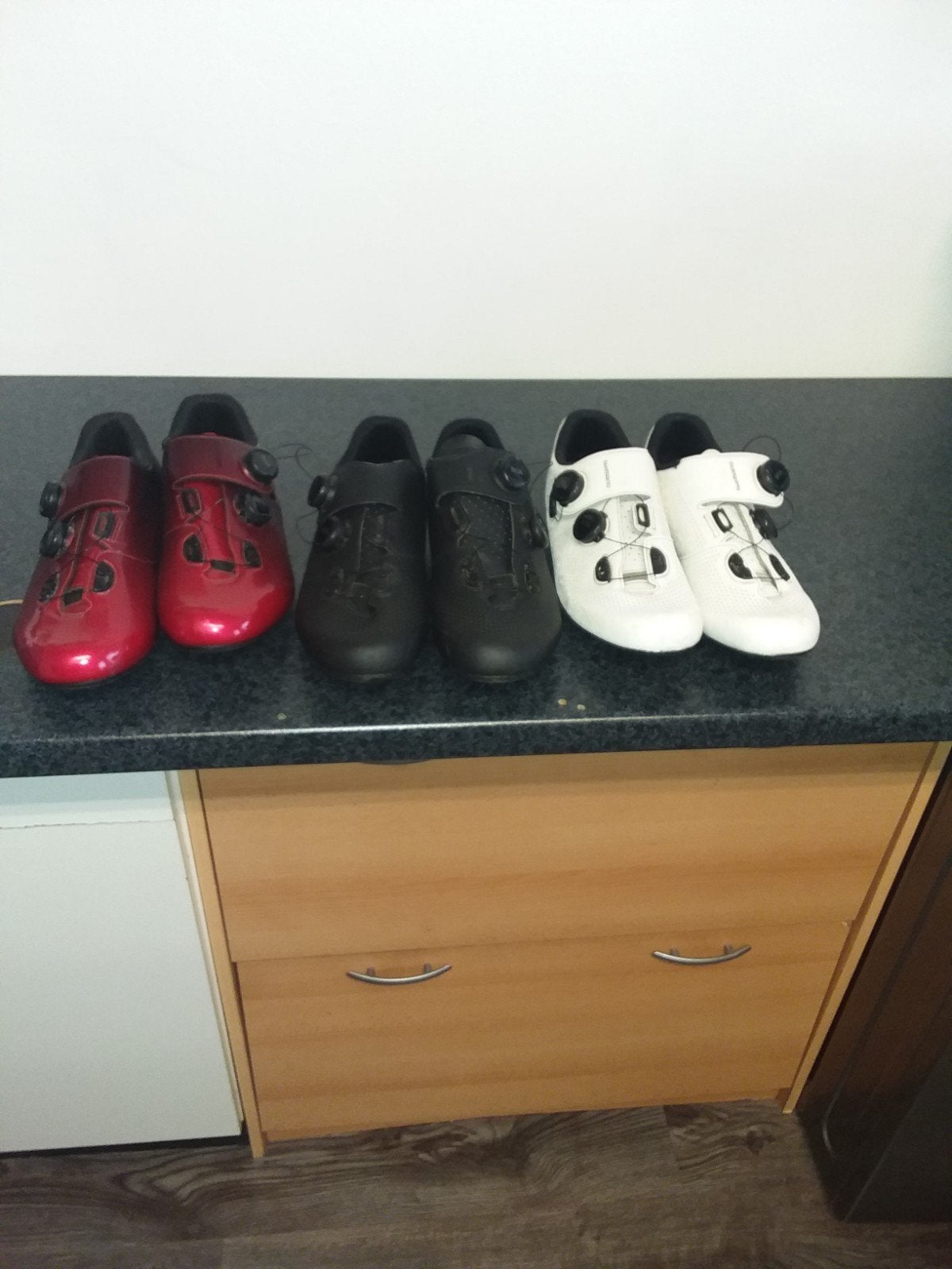 Chaussure velo de route rc7  noir,blanche,rouge, Vélos & Vélomoteurs, Enlèvement