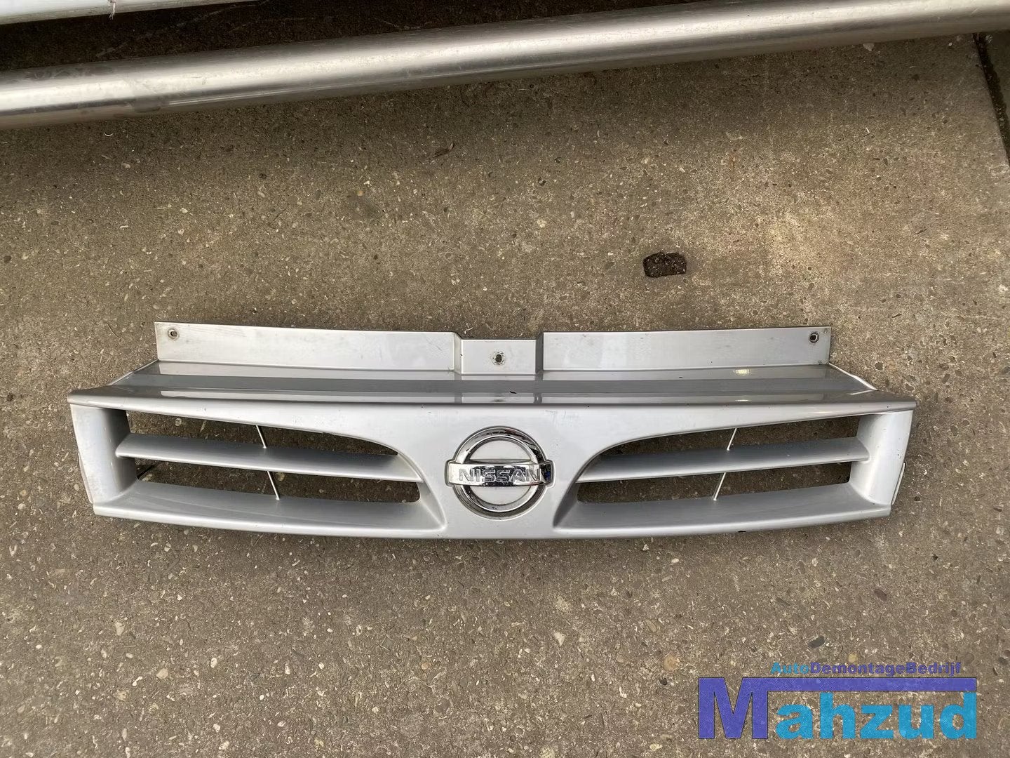 NISSAN PRIMASTAR Grijs zilver grille grill 2001+ 8200137047, Takashima 1-chome 1-1
220-8686  Yokohama, NISSAN_SR@mail.nissan.co.jp
