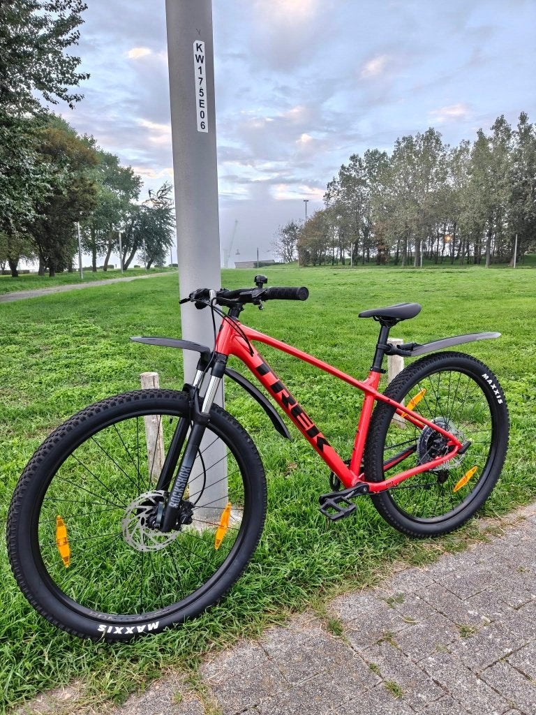 Trek Marlin 6 Gen 3 Lava/Ferrai Red.....in nieuw staat., Ophalen, Hardtail, Nieuw, Schijfrem