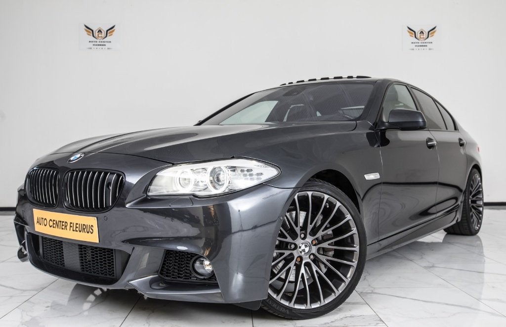 BMW 535 i PACK M / HUD / ACC / FULL OPTS, Autos, BMW, Cuir, Carnet d'entretien, Noir, 5 portes