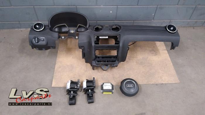 Kit airbag + tableau de bord d'un Audi A1, -, 3 mois de garantie, Audi, Utilisé