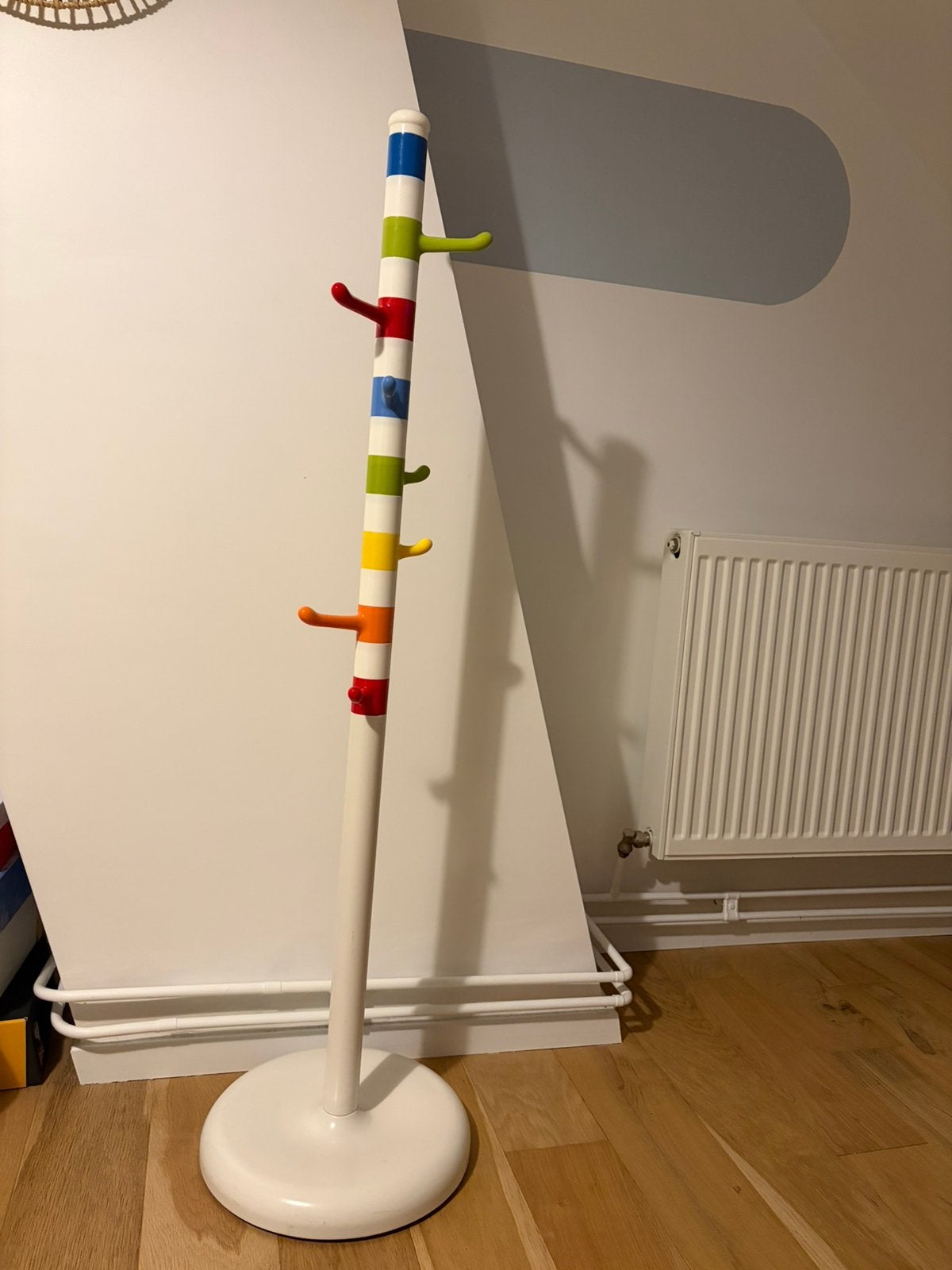 Ikea Krokig kinderkapstok, Huis en Inrichting, Woonaccessoires | Kapstokken, Ophalen, Zo goed als nieuw, Kunststof, Kinderkapstok