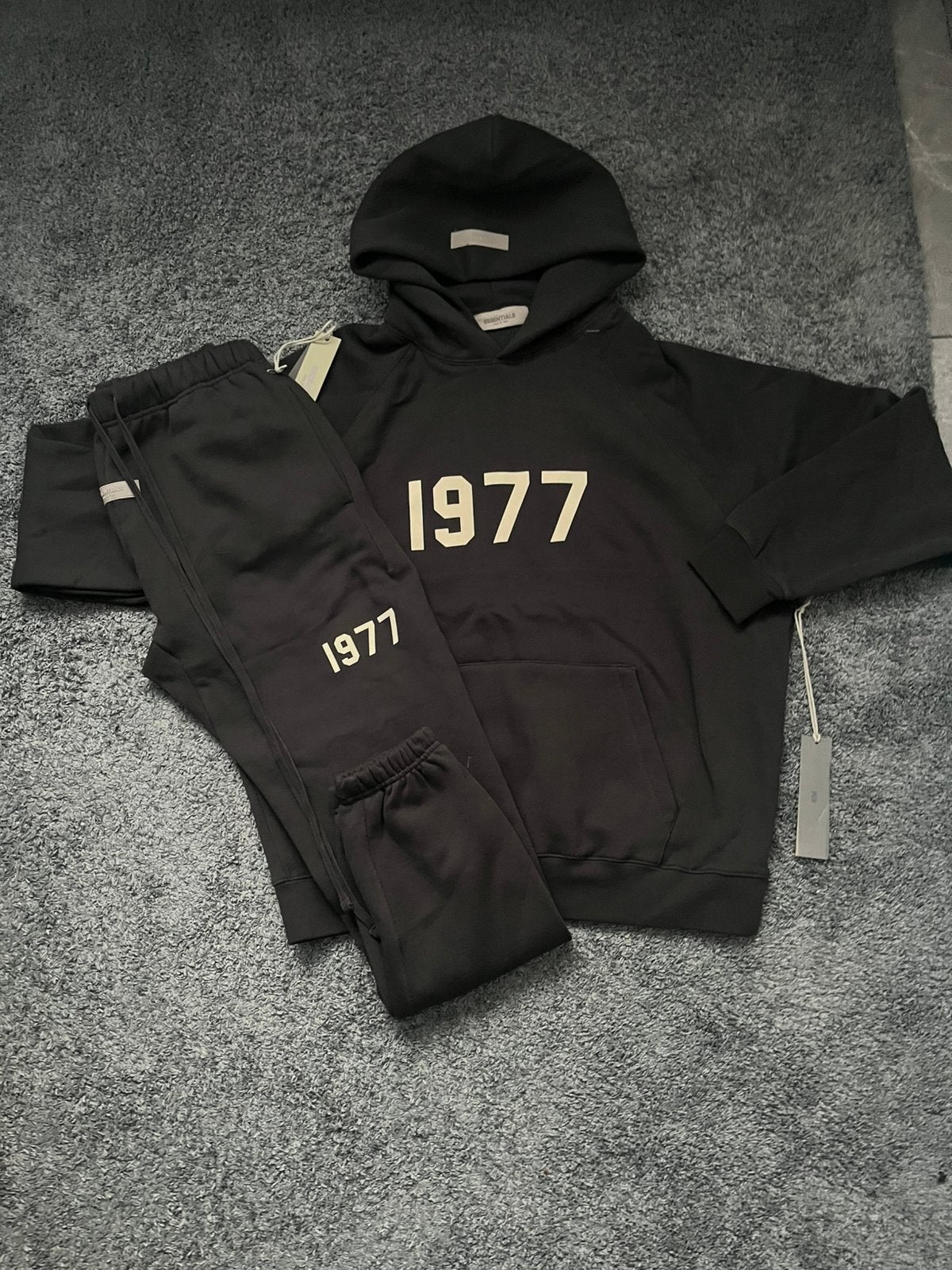 Fear of God Essentials 1977 Iron set hoodie + joggingbroek, Ophalen of Verzenden, Nieuw, Maat 46 (S) of kleiner