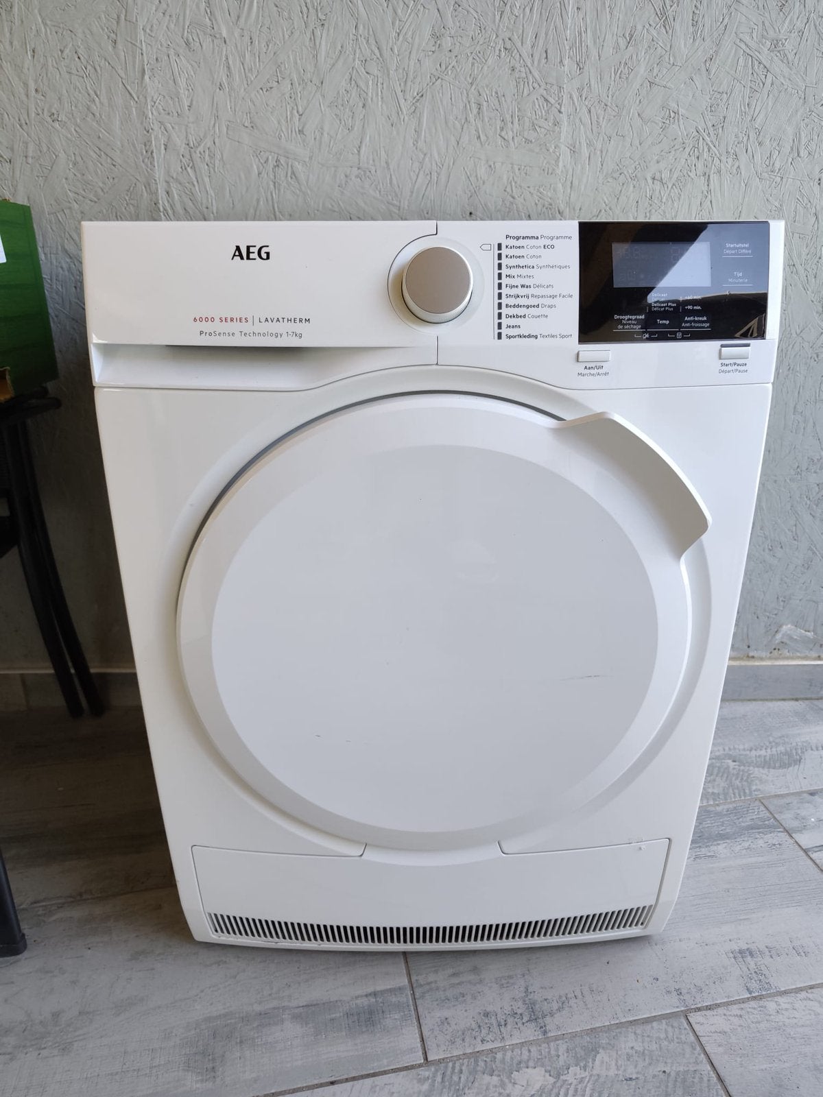 AEG Droogkast, Elektronische apparatuur, Droogkasten, Ophalen, Zo goed als nieuw