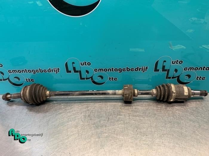 Arbre de transmission avant droit d'un Toyota Yaris (Yaris 1, -, 3 mois de garantie, Toyota, Utilisé