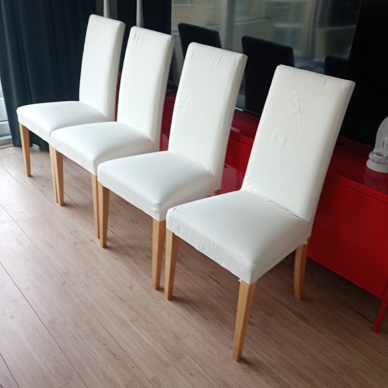 4 stoelen (ev 5) met afneem/wasbare hoes, samen 30€, Enlèvement