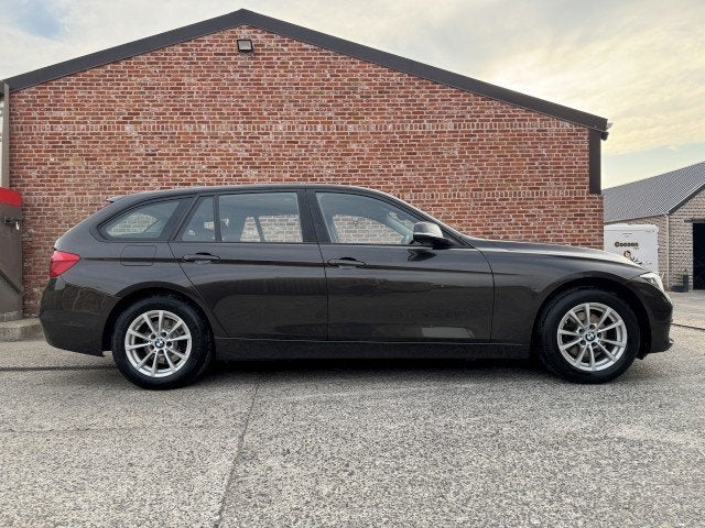 Bmw 316d touring "FACELIFT" Navi/cruise/pdc/clima/ohboek/eu6, Auto's, Dealer onderhouden, 1995 cc, 4 cilinders, Bruin