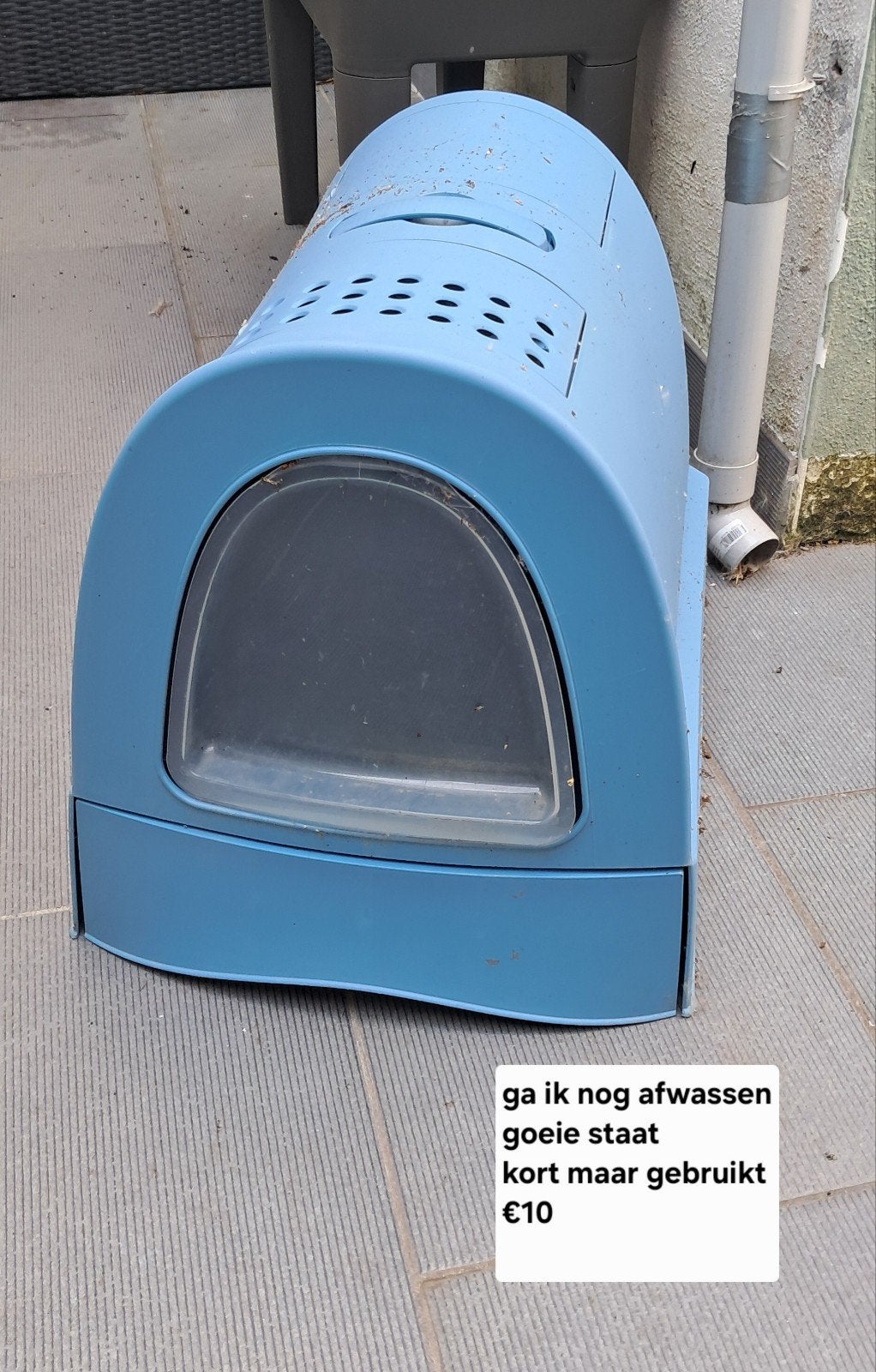 bac à litière bleu, Enlèvement