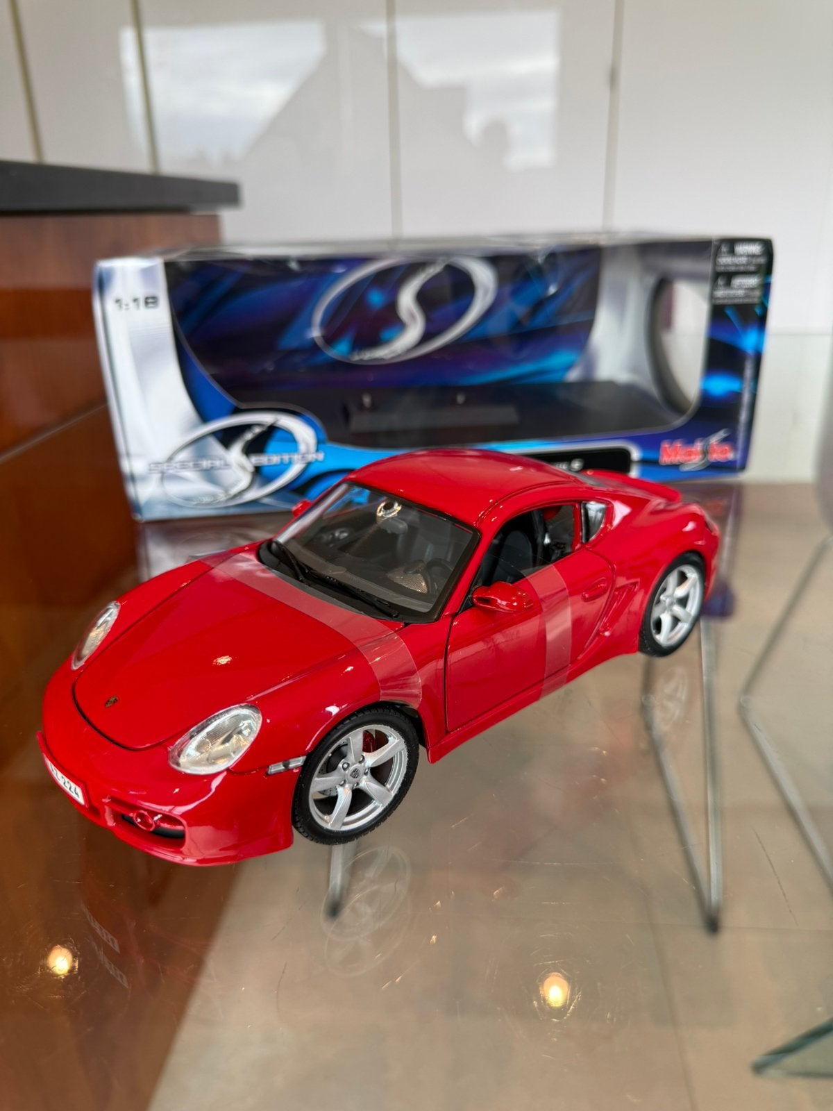 Superbe Porsche Cayman S 1:18, Enlèvement ou Envoi, Comme neuf, Voiture, Maisto
