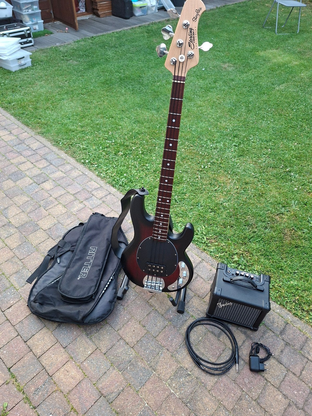 Bass gitaar met versterker, Musique & Instruments, Instruments à corde | Guitares | Électriques, Enlèvement, Avec ampli