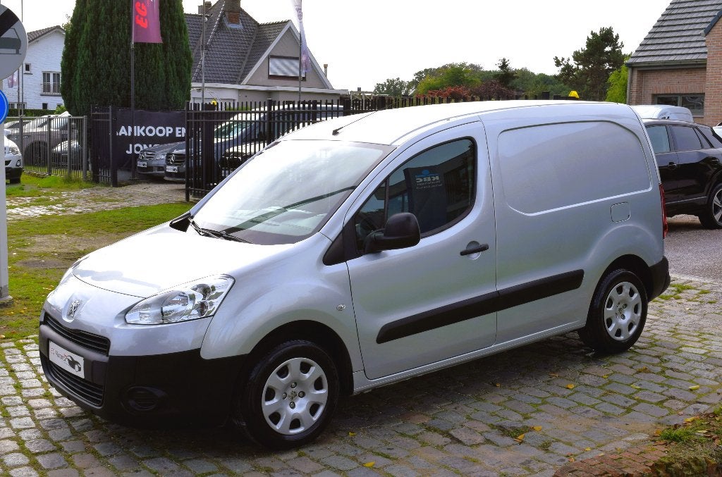 Peugeot Partner 1.6HDi/ 3 Zit/Lichte Vracht/HISTORY/GARANTIE, Voorwielaandrijving, Euro 5, Stof, 4 cilinders