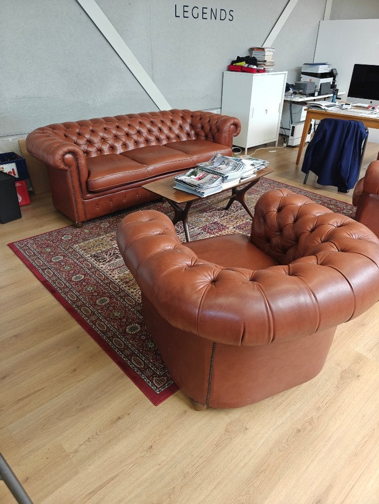 Chesterfield 3 piece met tafel, Ophalen
