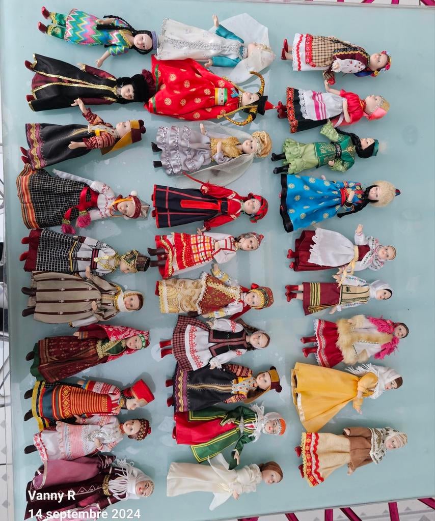 Poupées porcelaine (29), Collections, Enlèvement