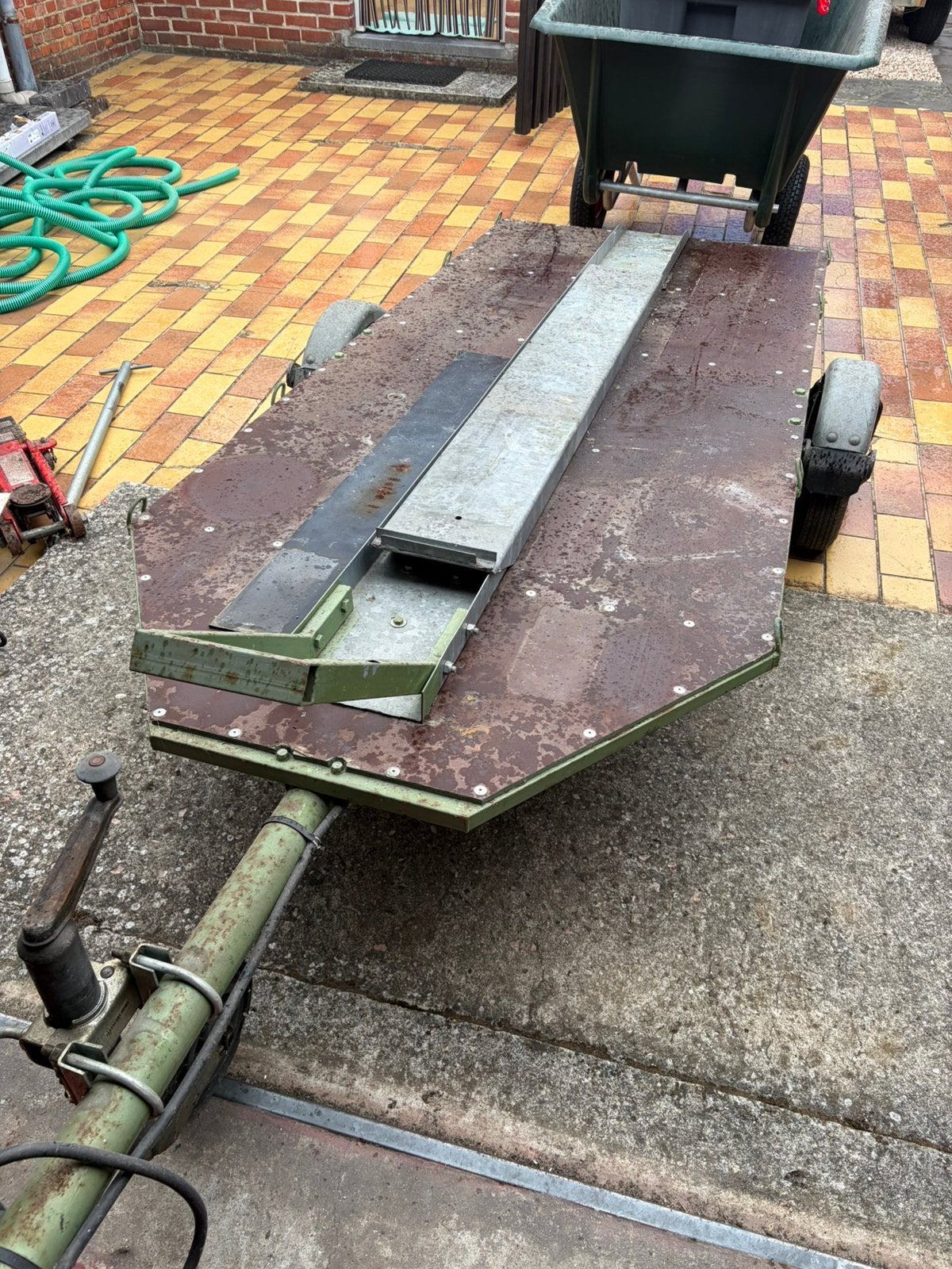 Aanhangwagen voor motto, Ophalen, Gebruikt