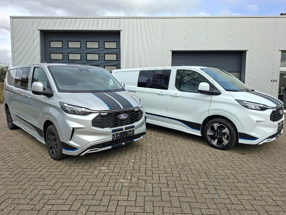 Ford Transit Custom SPORT 5PL L2 NIEUW AUTOMAAT 44050exBTW 1, Auto's, Automaat, 1995 cc, Zwart, 4 cilinders