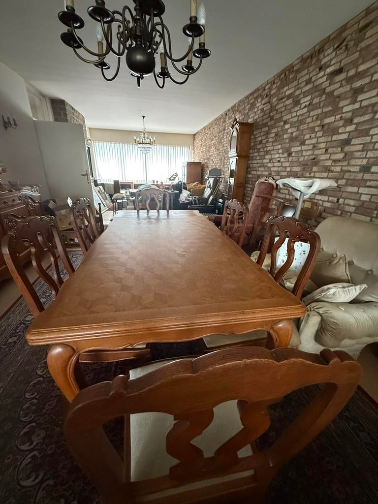 Eettafel met bijhorende stoelen in zeer goede staat, Huis en Inrichting, Tafels | Eettafels, Ophalen, Zo goed als nieuw