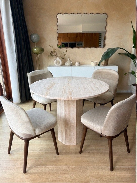 Prachtige travertin ronde tafel., Huis en Inrichting, Tafels | Eettafels, Ophalen, Zo goed als nieuw, Vier personen, Vintage
