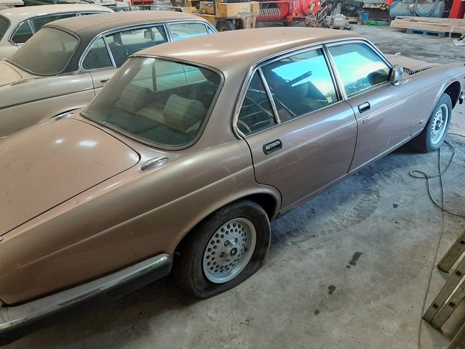lot Jaguar XJ6 en 1x XJ12 series oldtimers, Auto's, Automaat, Zwart, XJ, Bruin