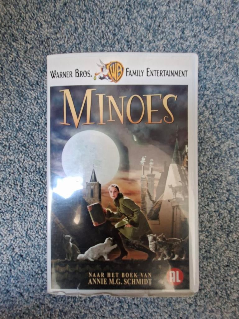 Vhs casette Minoes, Enlèvement