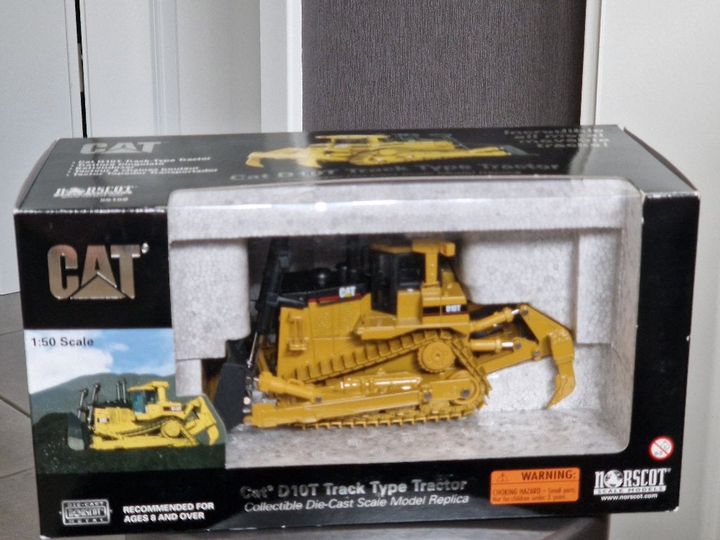 Norscot 55158 Cat D10T Track Type Tractor 1:50 miniatuur, Ophalen of Verzenden, Nieuw, Hijskraan, Tractor of Landbouw, Overige merken