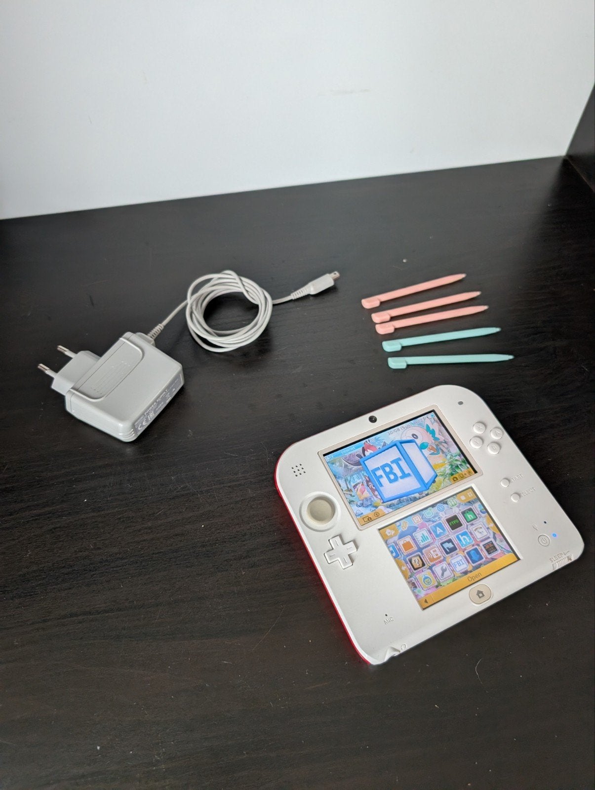 Nintendo 2DS Wit/Rood, Consoles de jeu & Jeux vidéo, Consoles de jeu | Nintendo 2DS & 3DS, Rouge, 2DS, Enlèvement, Utilisé