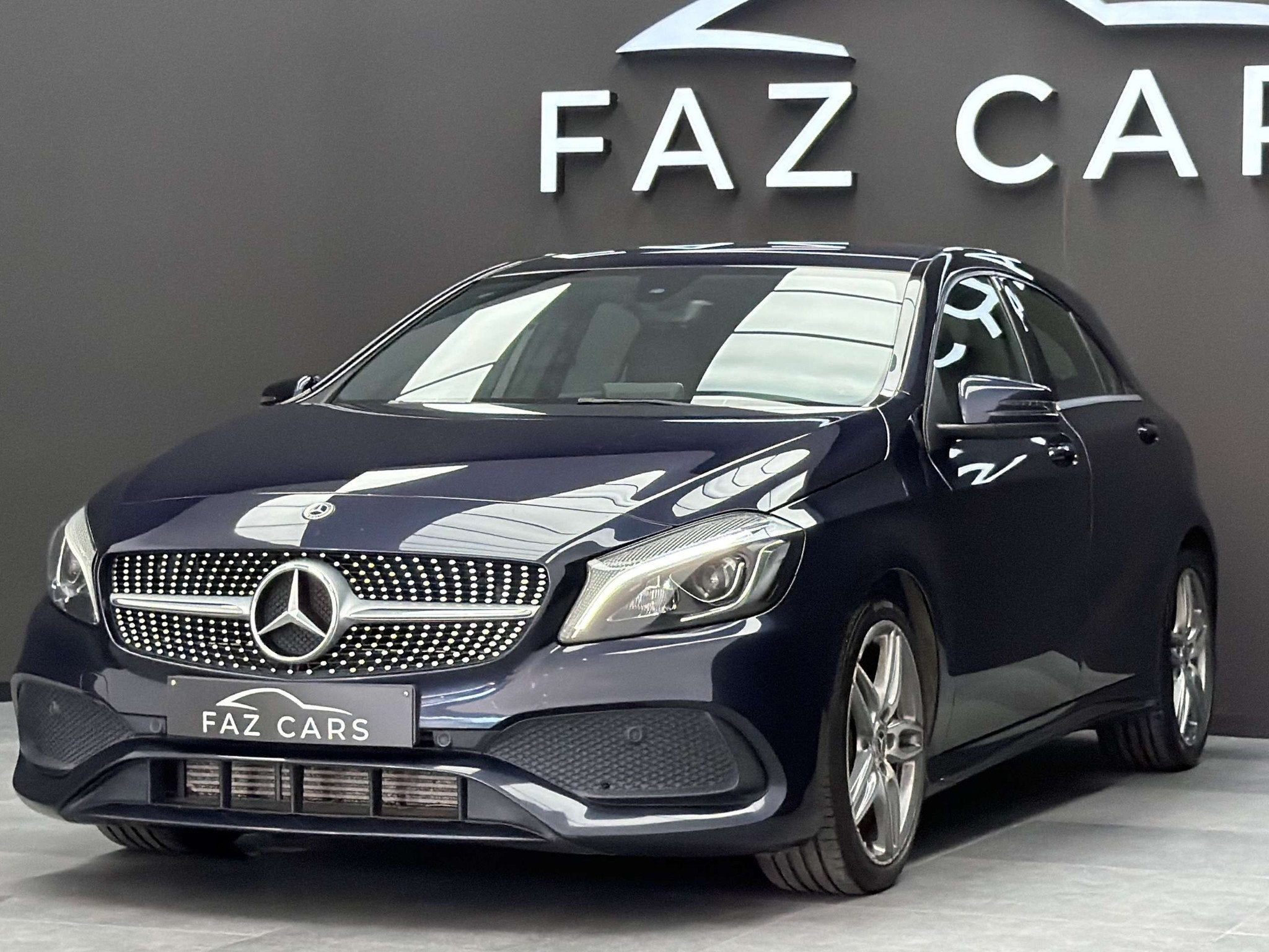 Mercedes-Benz A-Klasse A160 * 1ER PROP + PACK AMG + CAMÉRA, Autos, Euro 6, Entreprise, Boîte manuelle, Noir