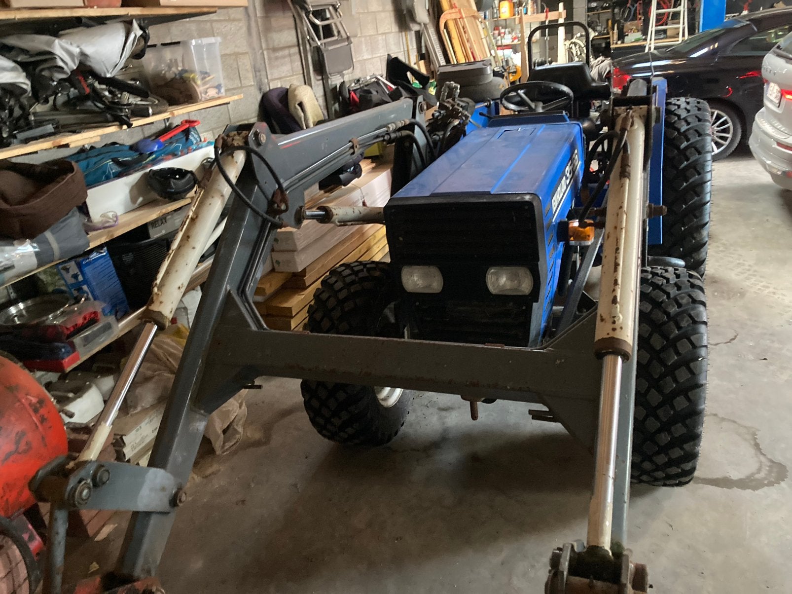 Tracteur new holland 3566+ chargeur broyeur a fleaux 180cm, Articles professionnels, Jusqu'à 2500, Jusqu'à 80 ch, Enlèvement, Utilisé