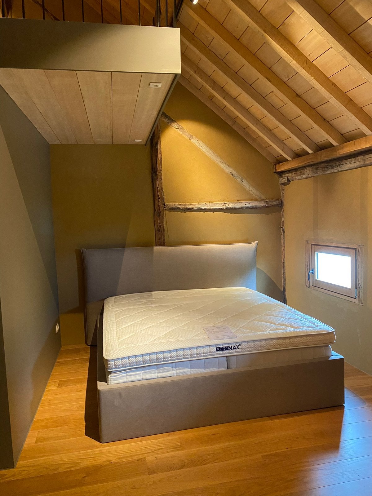 King size bed, Ophalen, Zo goed als nieuw