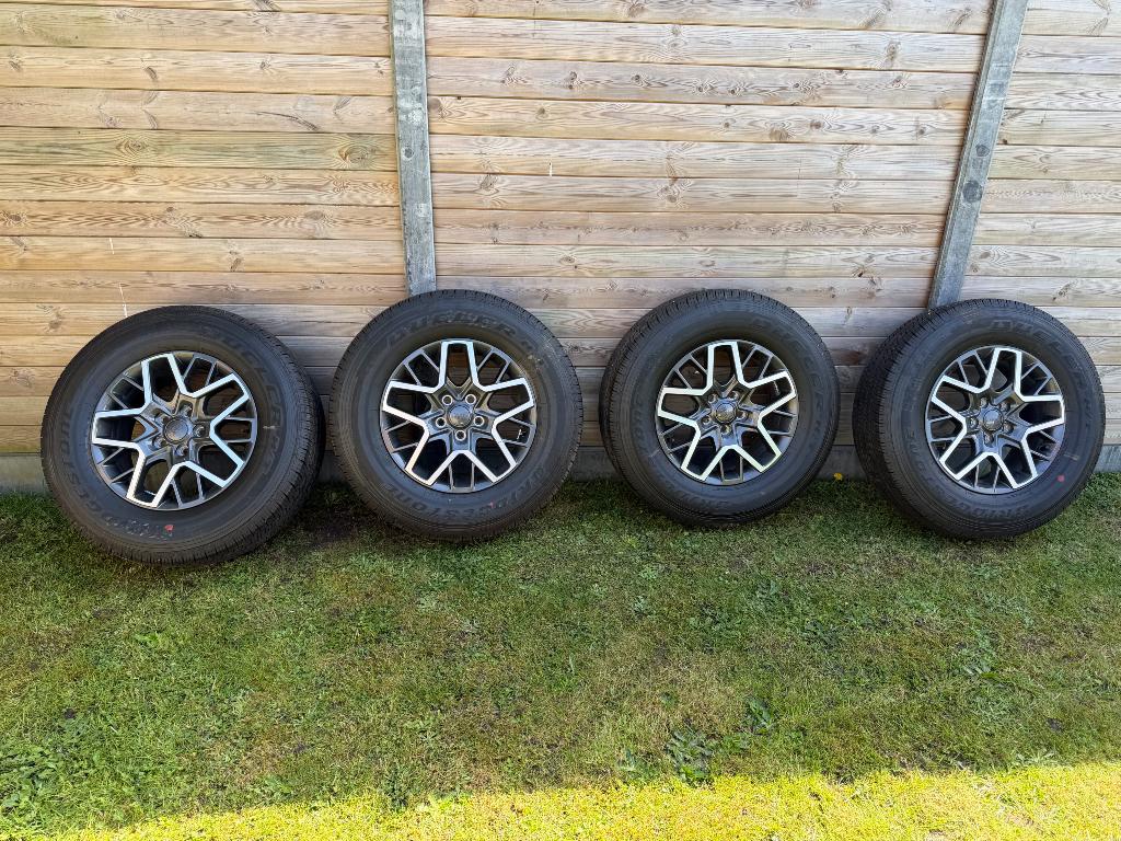 Jeep Wrangler banden en velgen Nieuwstaat!, Auto-onderdelen, Banden en Velgen, Ophalen of Verzenden, Band(en)