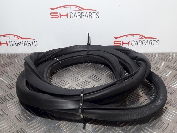 Portierrubber 4Deurs rechts-achter van een Volkswagen Golf P, Gebruikt, -, Volkswagen, -