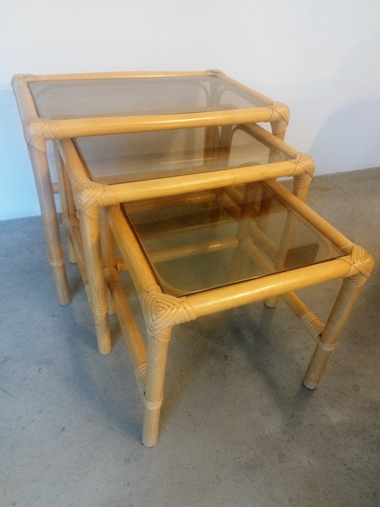 Set de 3 tables gigognes des années 70, Enlèvement