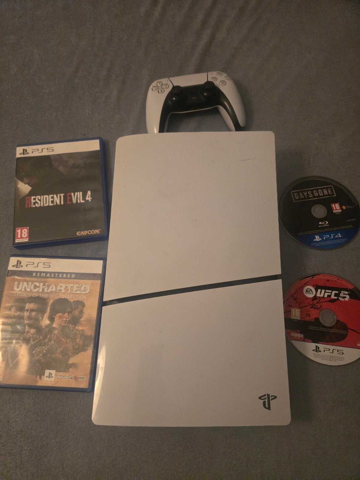 ps5 disc 1T  met 1 controller 4 spelekes, Enlèvement ou Envoi, Comme neuf, Avec 1 manette, Slim