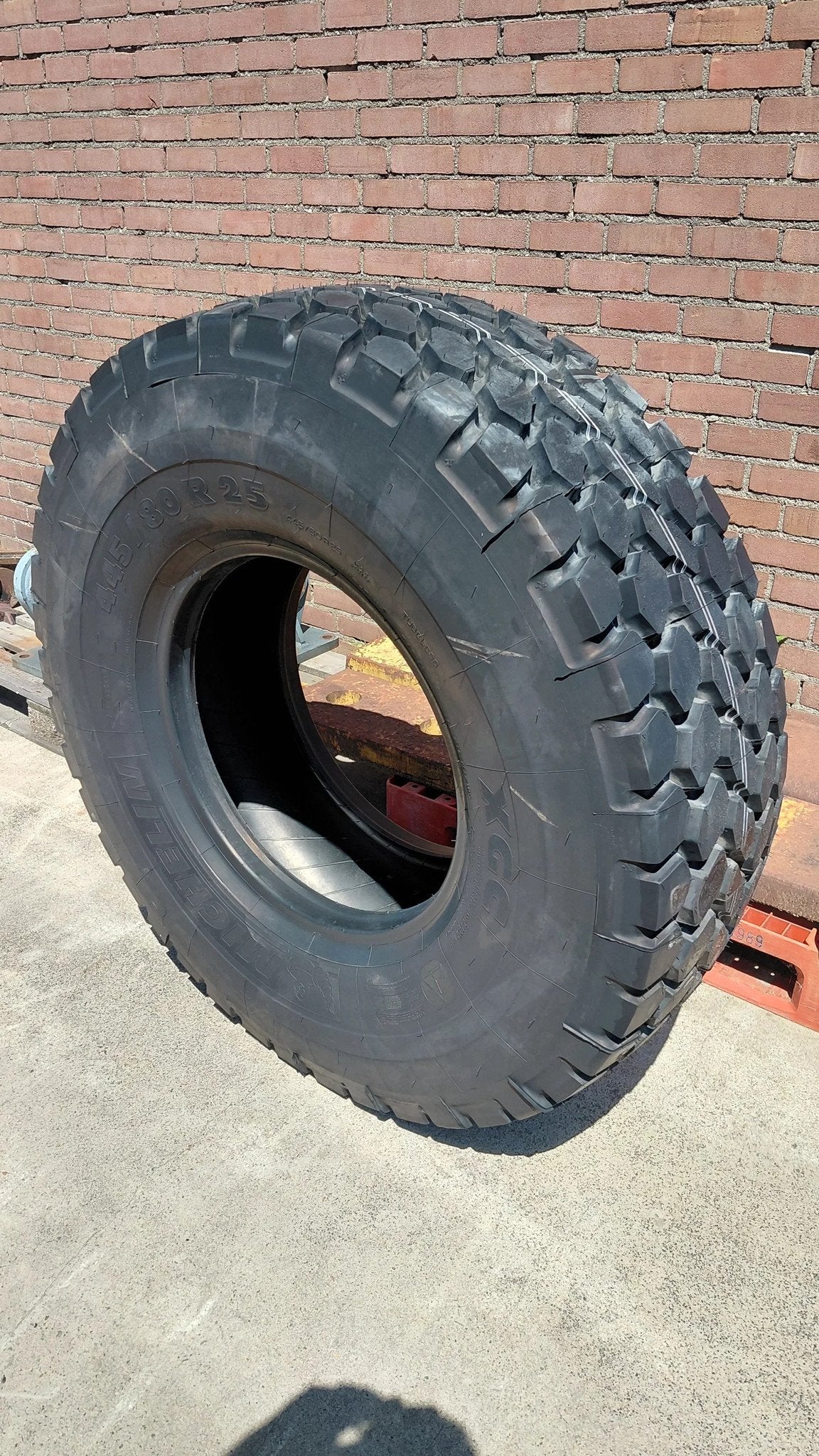 Michelin 445/80R25 XGC NEW / 1 unit in stock
