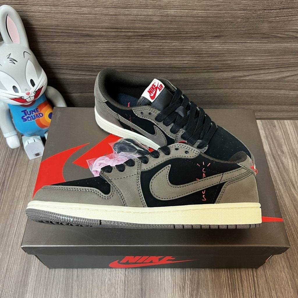 Nike Air Jordan 1 Low Travis Scott Black Olive, Envoi, Neuf, Autres couleurs, Baskets
