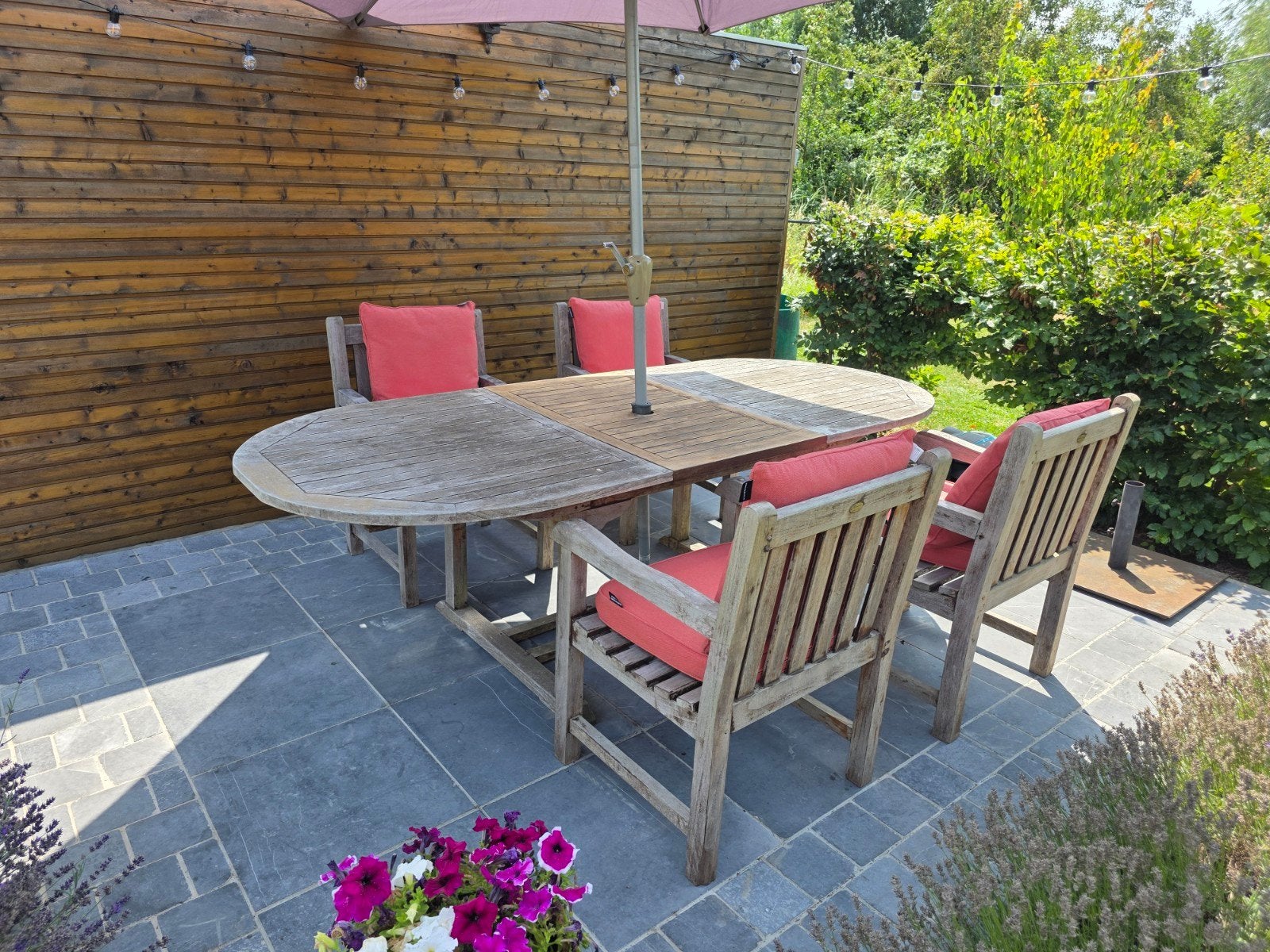 ensemble de jardin avec table extensible et quatre chaises e, Table à dinner, Salons de jardin, 8 places, Utilisé