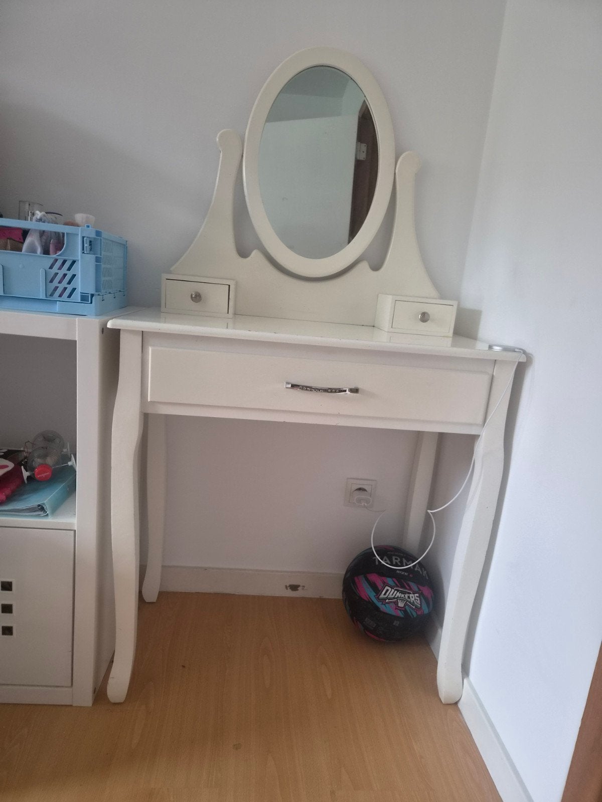 Make up tafel meisjes, Ophalen