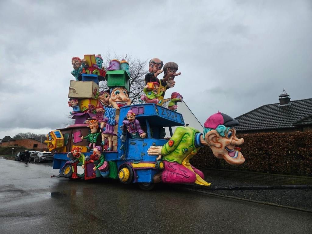 Polyesteren carnavalswagen verhuis/pakjesdienst, Enlèvement