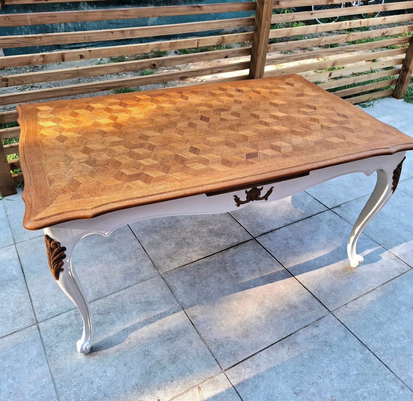 Table ancienne (extensible) rénovée chêne marqueté (12 p.), Enlèvement