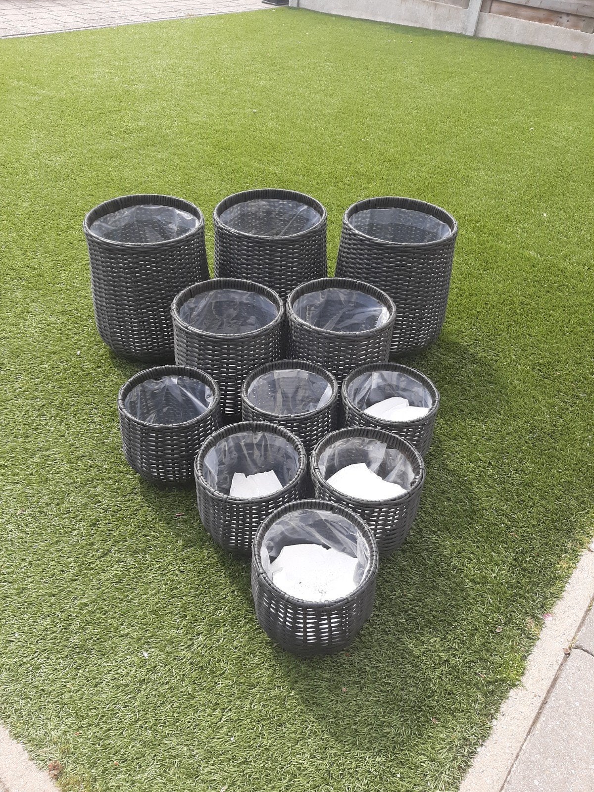 Rotan bloempotten 3 verschillende maten, Kunststof, Rond, Zo goed als nieuw, Balkon