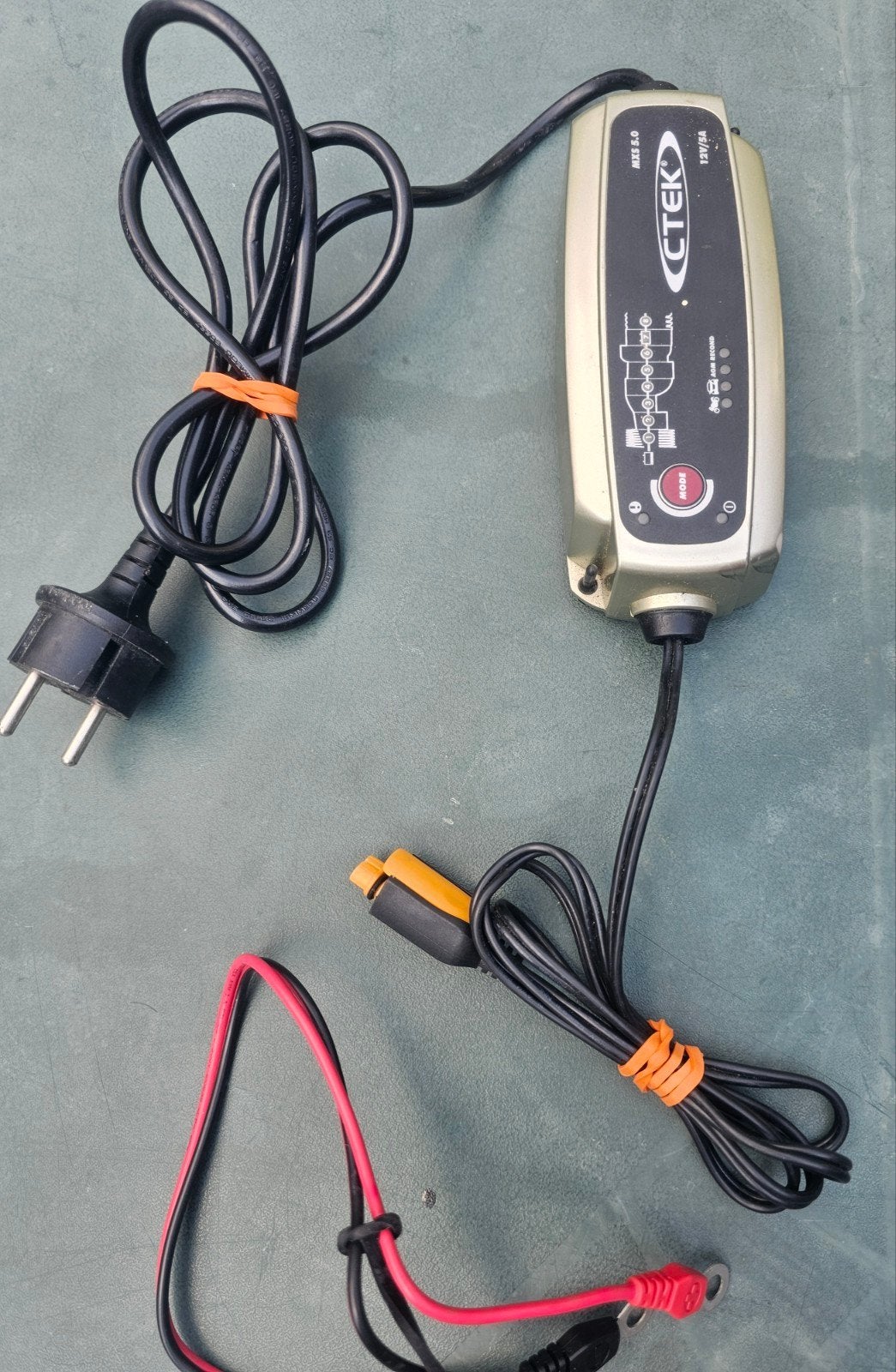 CHARGEUR DE BATTERIE CTEK, Enlèvement ou Envoi