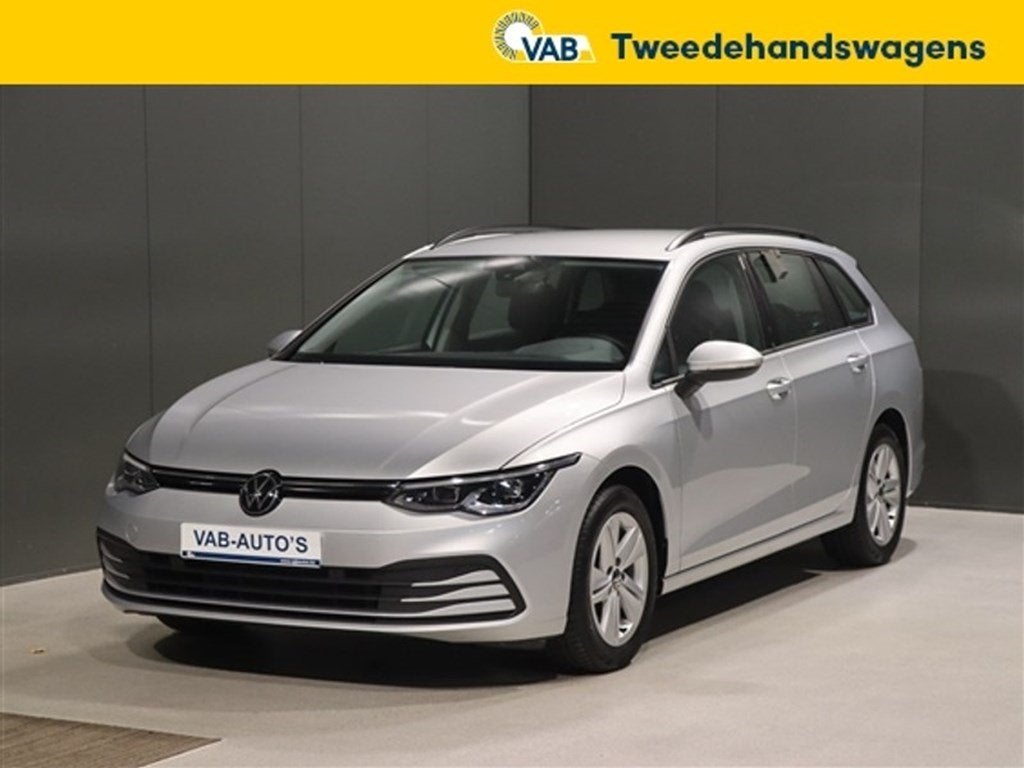 Volkswagen Golf   LIFE E-TSI HYBRID DSG, Automaat, https://public.car-pass.be/vhr/698bf045-da15-4118-854b-f90fc26057da, Zwart