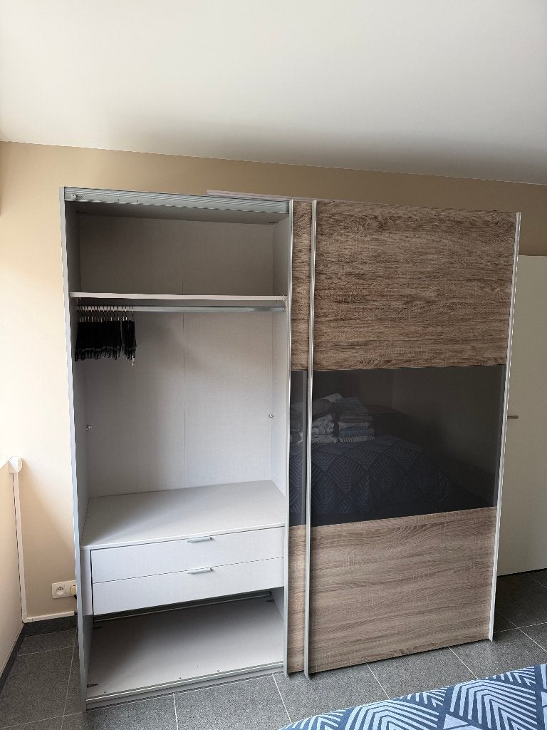 Slaapkamer bed + kleerkast + twee nachtkastjes, Ophalen, Zo goed als nieuw, Tweepersoons, Modern