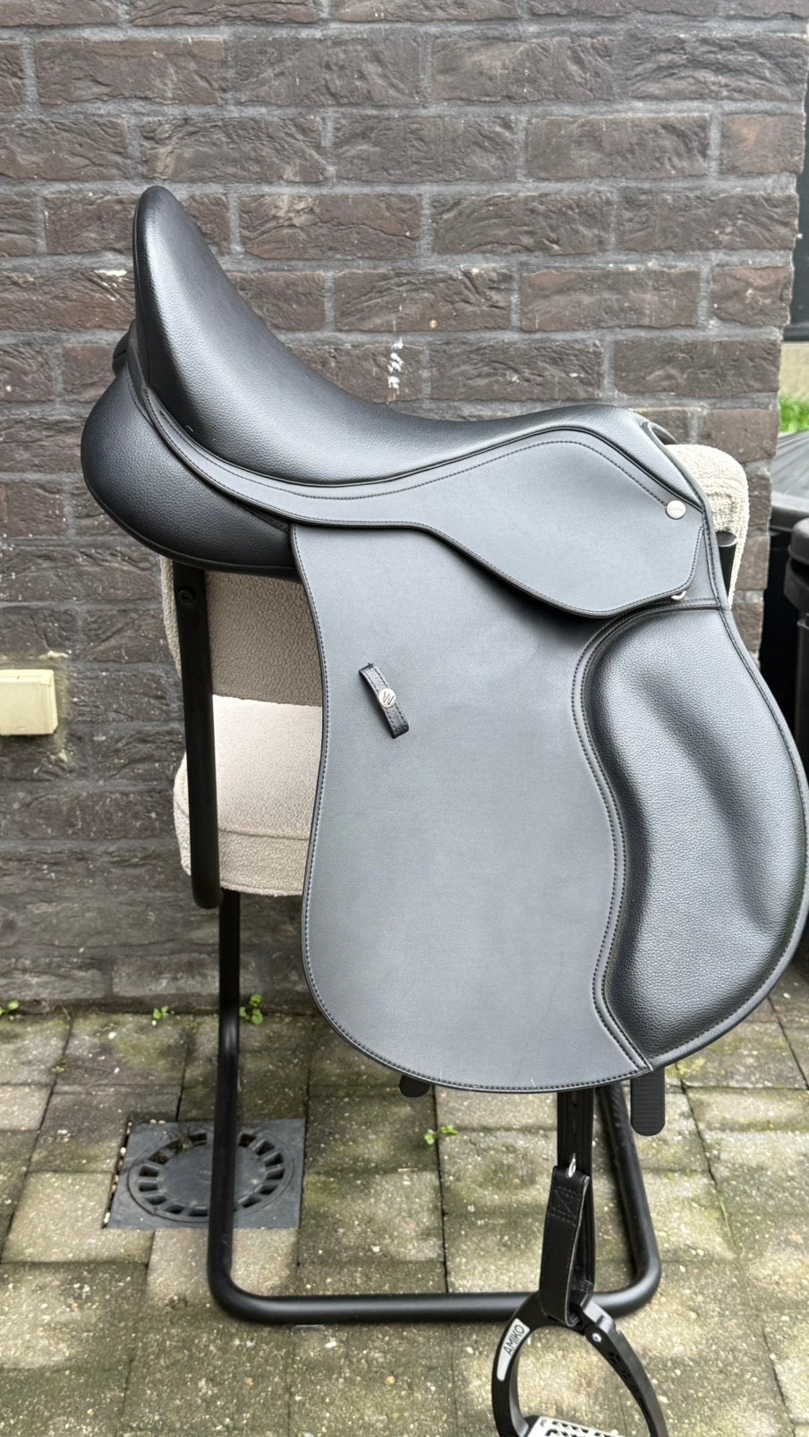 Wintec veelzijdigheidszadel 17', Dieren en Toebehoren, Ophalen, Inclusief stijgbeugels, M (17 inch), Wintec