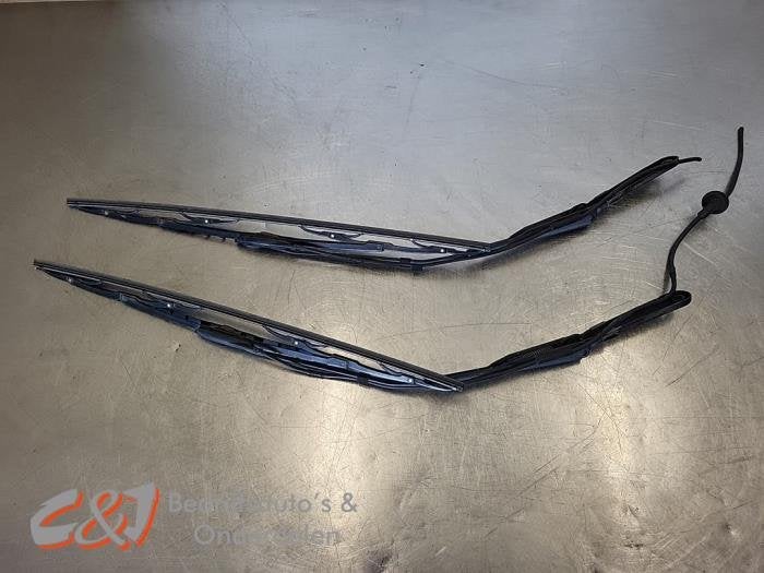 Kit de bras d'essuie-glace d'un Iveco New Daily, -, 3 mois de garantie, Utilisé, Autres marques automobiles