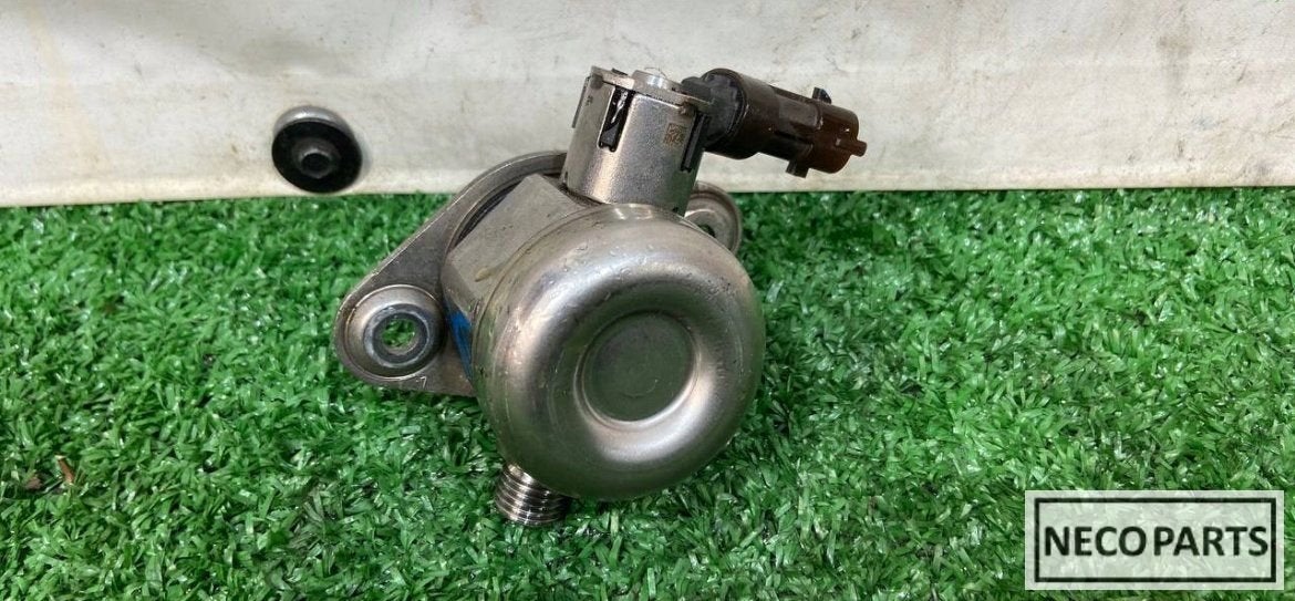BRANDSTOFPOMP 1.5 B RANGE ROVER L551 J3P3-9D376-AA, -, -, Ophalen of Verzenden, Spatbord