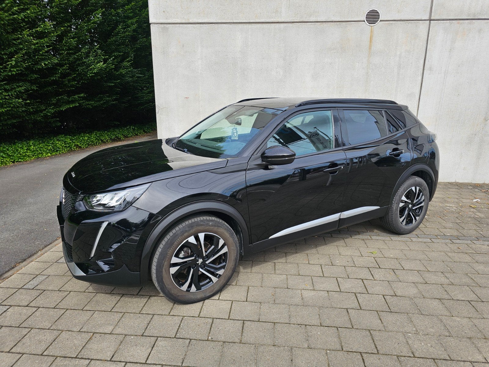Peugeot 2008 Allure pack benzine, Voorwielaandrijving, Euro 6, 1199 cc, Leder en Stof