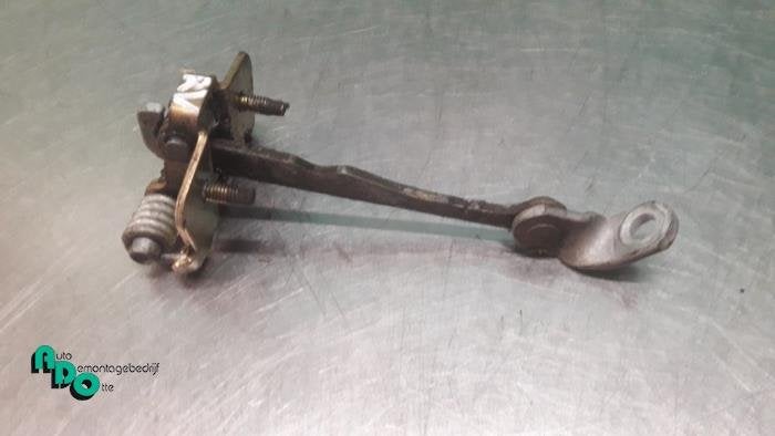 Butée 2portes droite d'un Renault Megane (Megane 96-), Renault, -, 3 mois de garantie, Utilisé