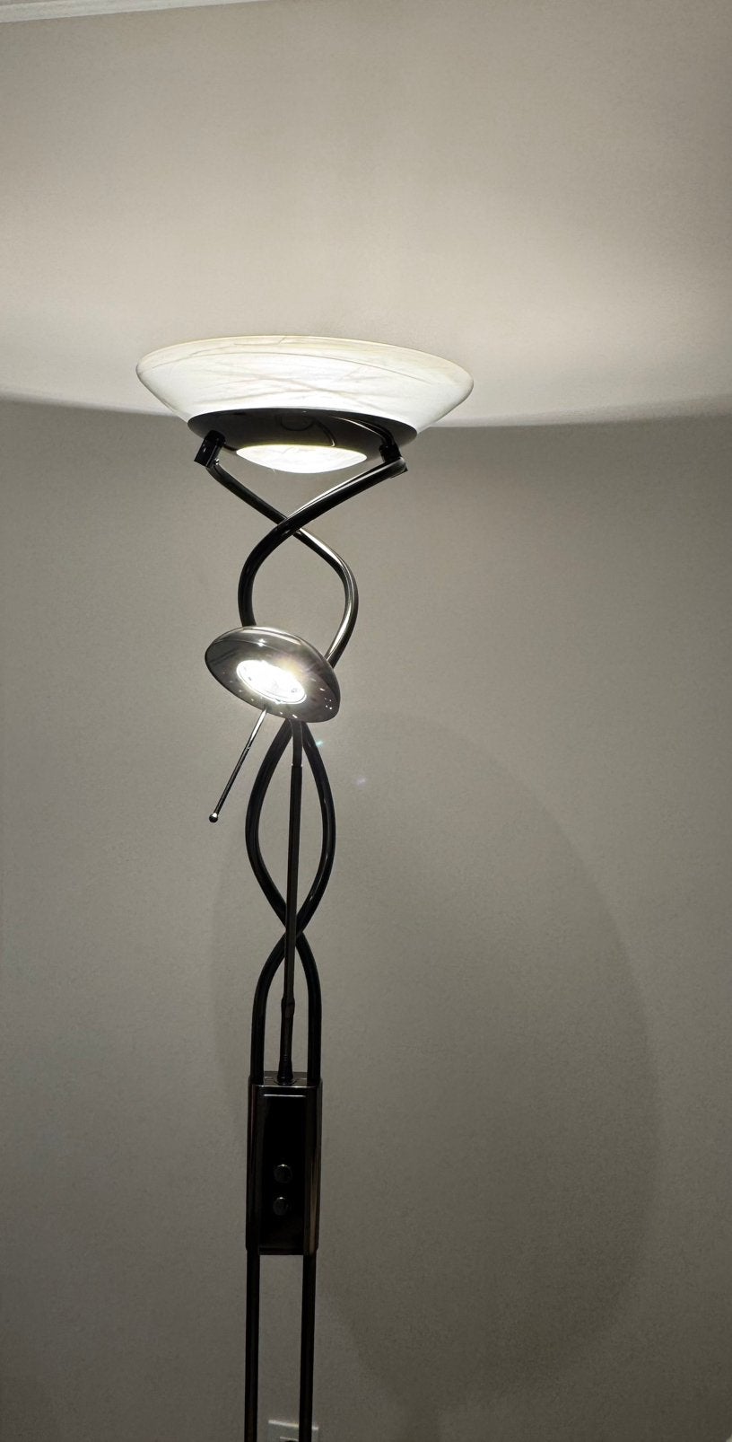 Moderne design vloerlamp, Huis en Inrichting, Ophalen, Overige fittingen, Zo goed als nieuw, Metaal