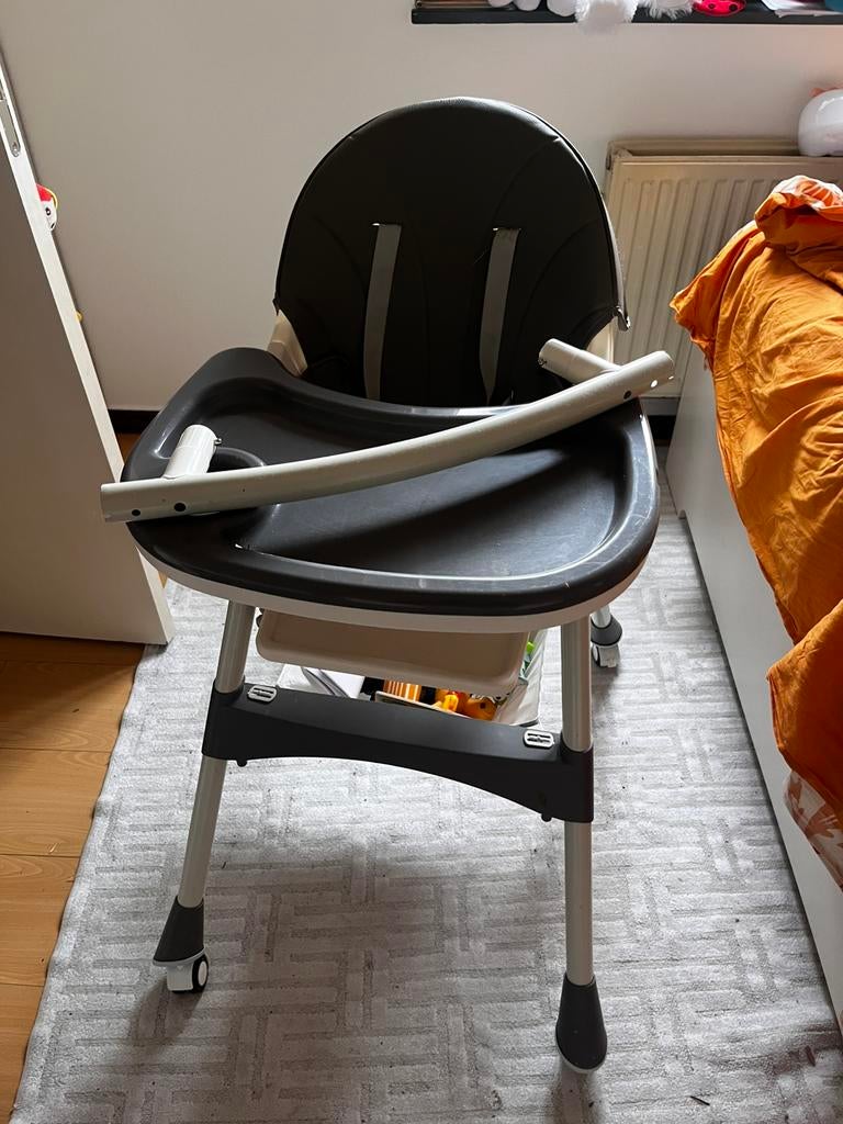 Chaise haute avec tous ses accessoires, Enlèvement, Comme neuf