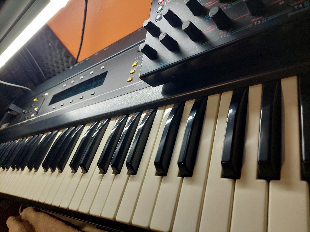Ensoniq esq-1 met extra's, Ophalen, Gebruikt, 61 toetsen, Met midi-aansluiting